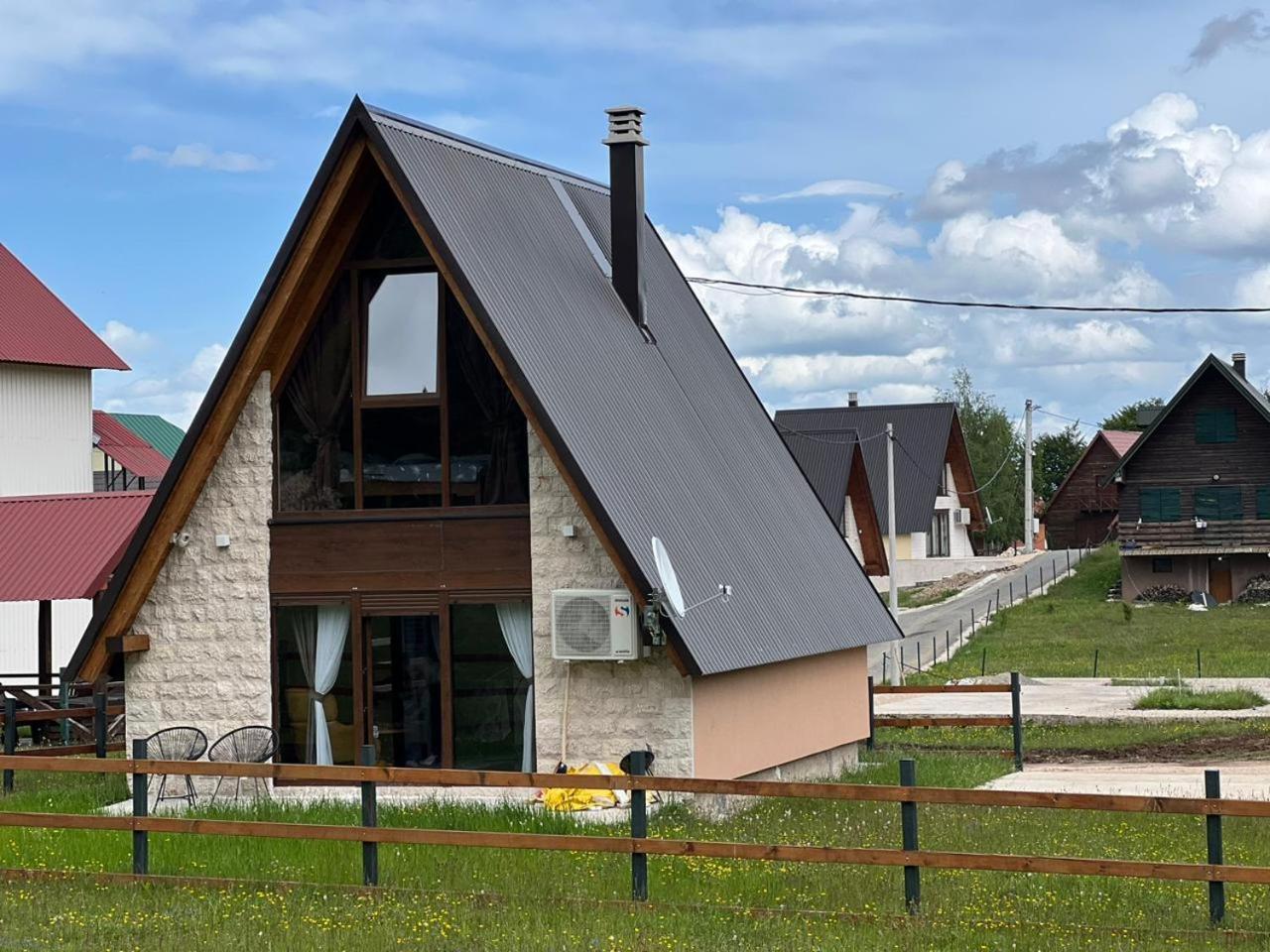 Lux Vila Moticki Gaj Zabljak  Luaran gambar